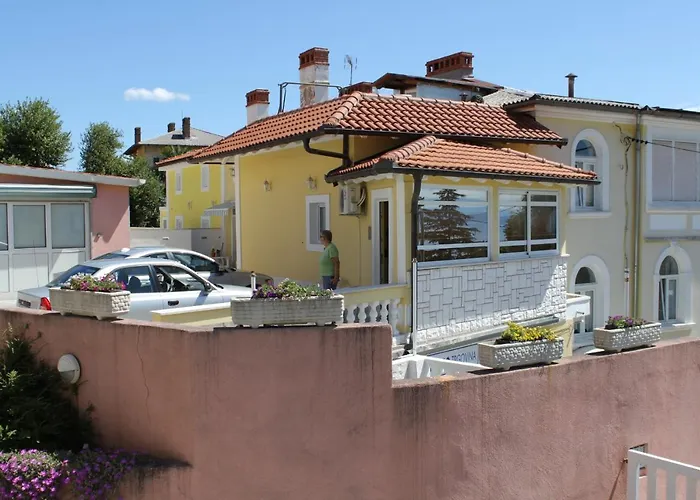 Apartment With A Parking Space - 7844 Opatija